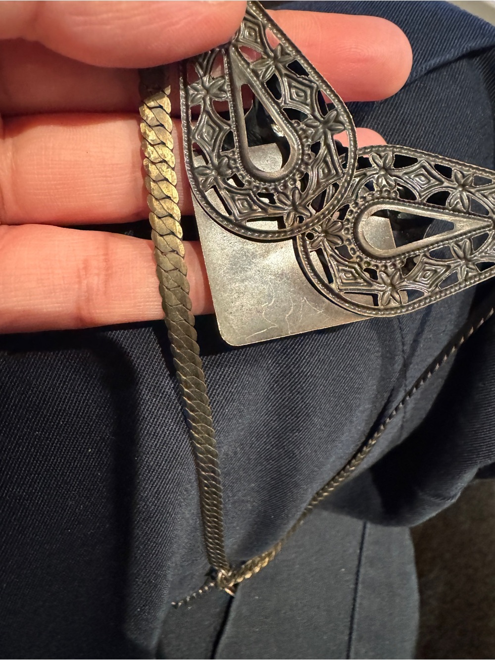 Vintage Brass Bow Heart Statement Necklace - Antique Gold - Picture 8 of 10